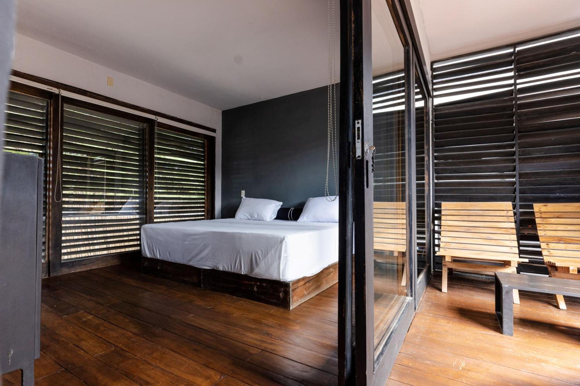 99 Surf Lodge El Limon Room photo